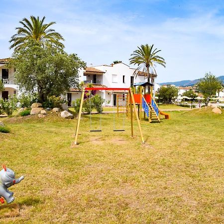 Marina Torre Navarrese Resort ซานตามาเรีย นาวาร์เรเซ ภายนอก รูปภาพ