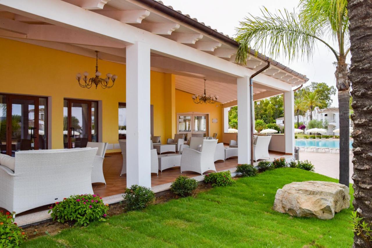 Marina Torre Navarrese Resort ซานตามาเรีย นาวาร์เรเซ ภายนอก รูปภาพ