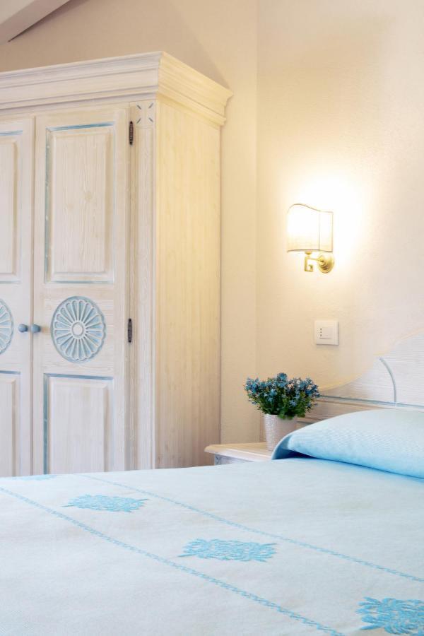 Marina Torre Navarrese Resort ซานตามาเรีย นาวาร์เรเซ ภายนอก รูปภาพ